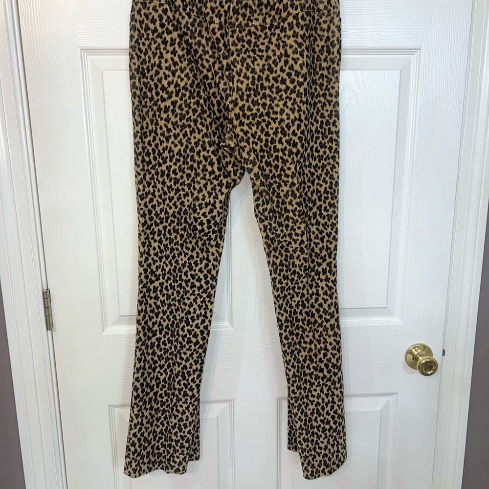 Chic Leopard Print Trousers